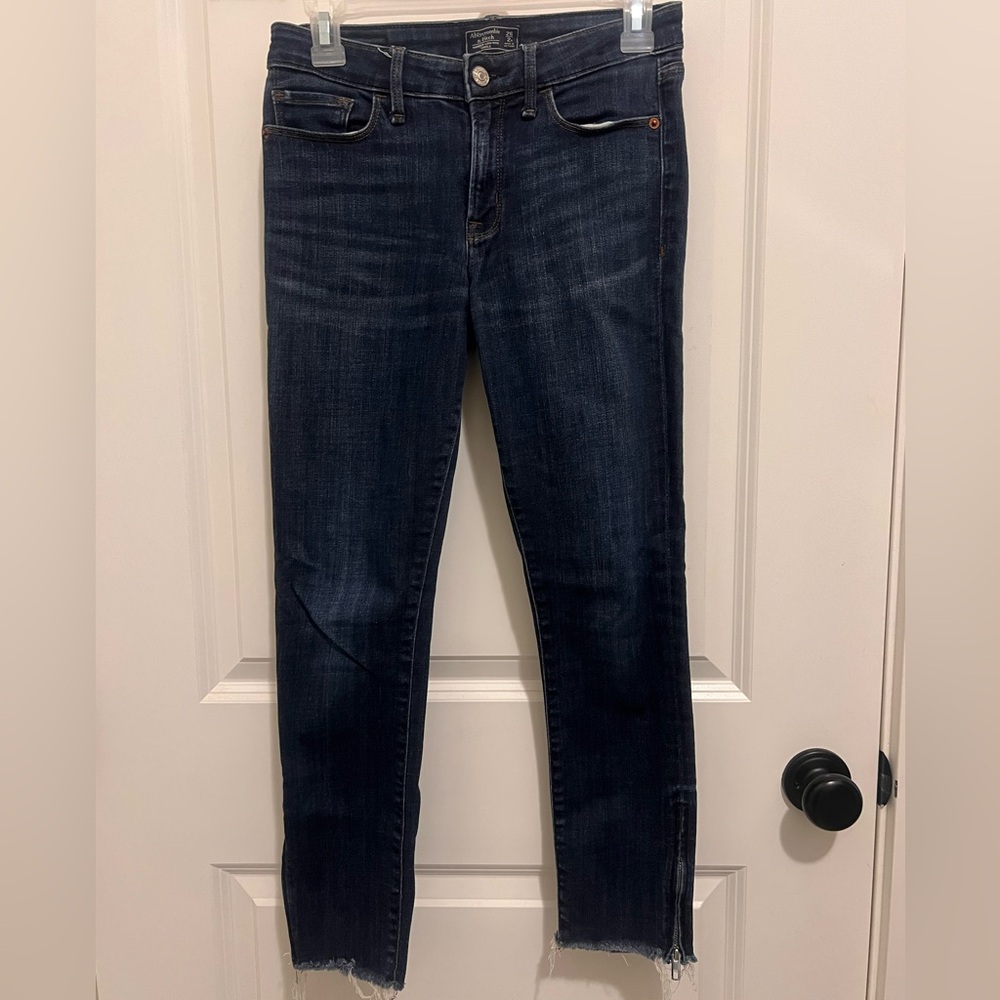 Abercrombie & Fitch Blue Skinny Jeans with Stretch & zipper detail on pant legs